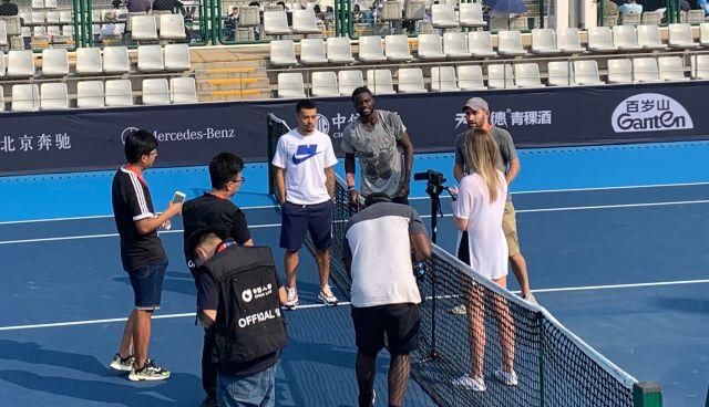 许多人感到 许多人感到