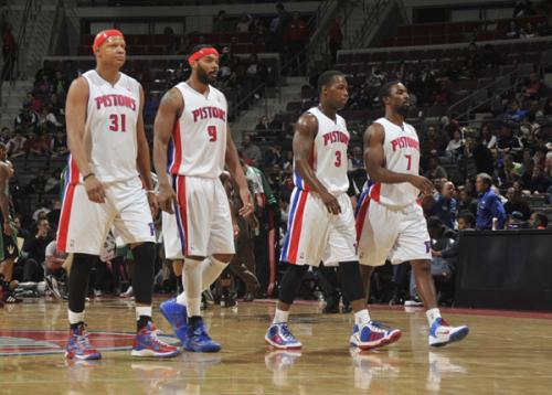 背黄牌与容 背黄牌与容